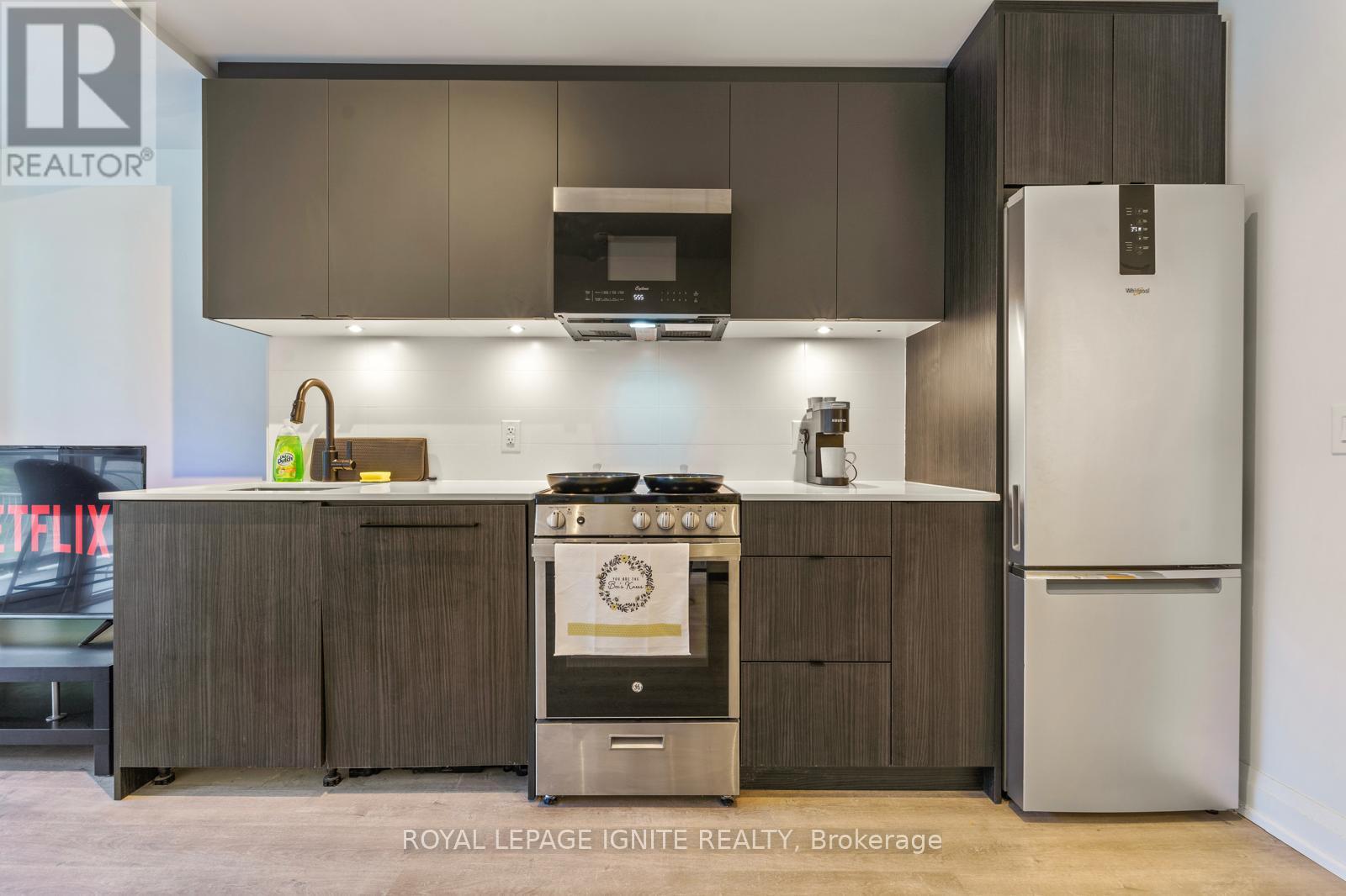 Photo 3 of 213 2369 Danforth Avenue, Toronto ON