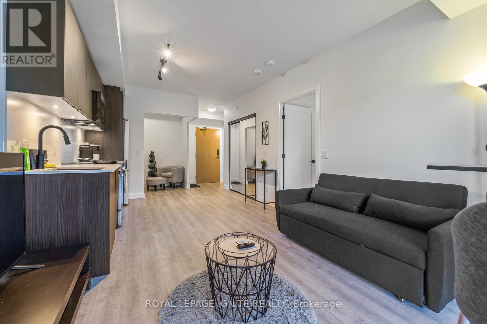 Photo 4 of 213 2369 Danforth Avenue, Toronto ON