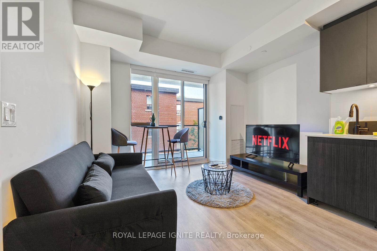 Photo 5 of 213 2369 Danforth Avenue, Toronto ON