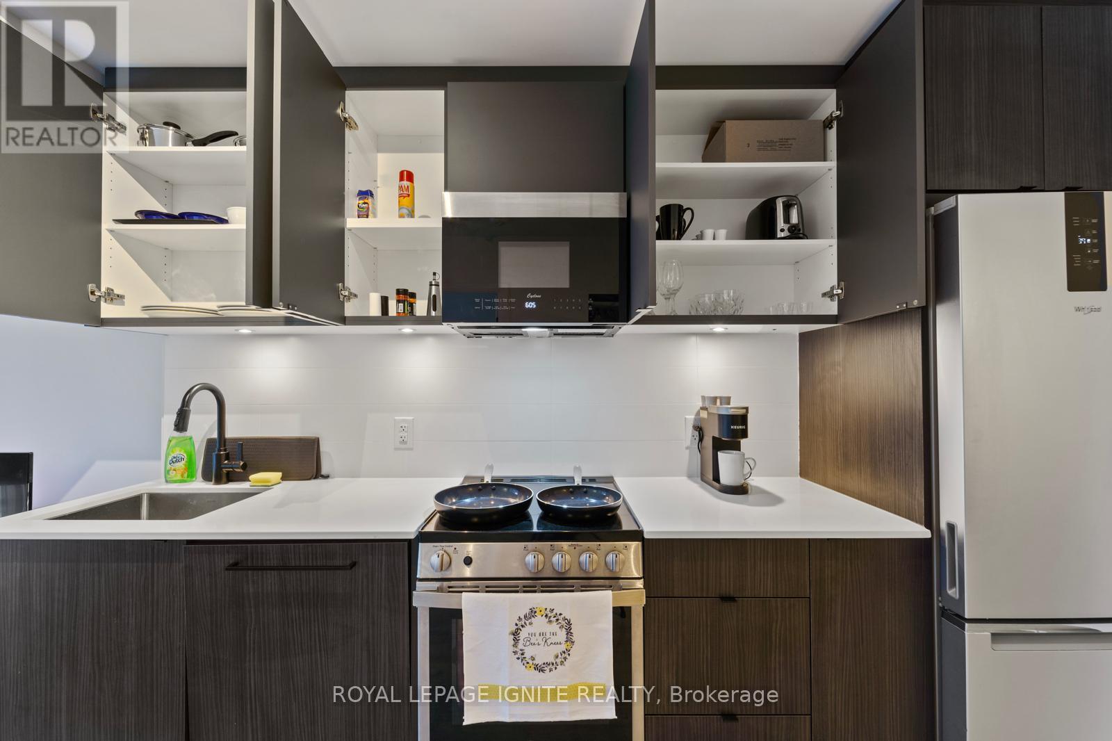 Photo 9 of 213 2369 Danforth Avenue, Toronto ON