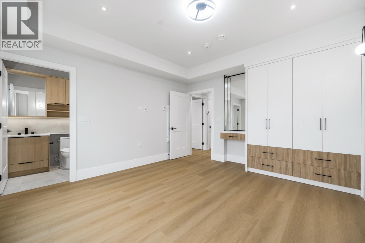 Photo 14 of 2 1426 E 54th Avenue, Vancouver BC
