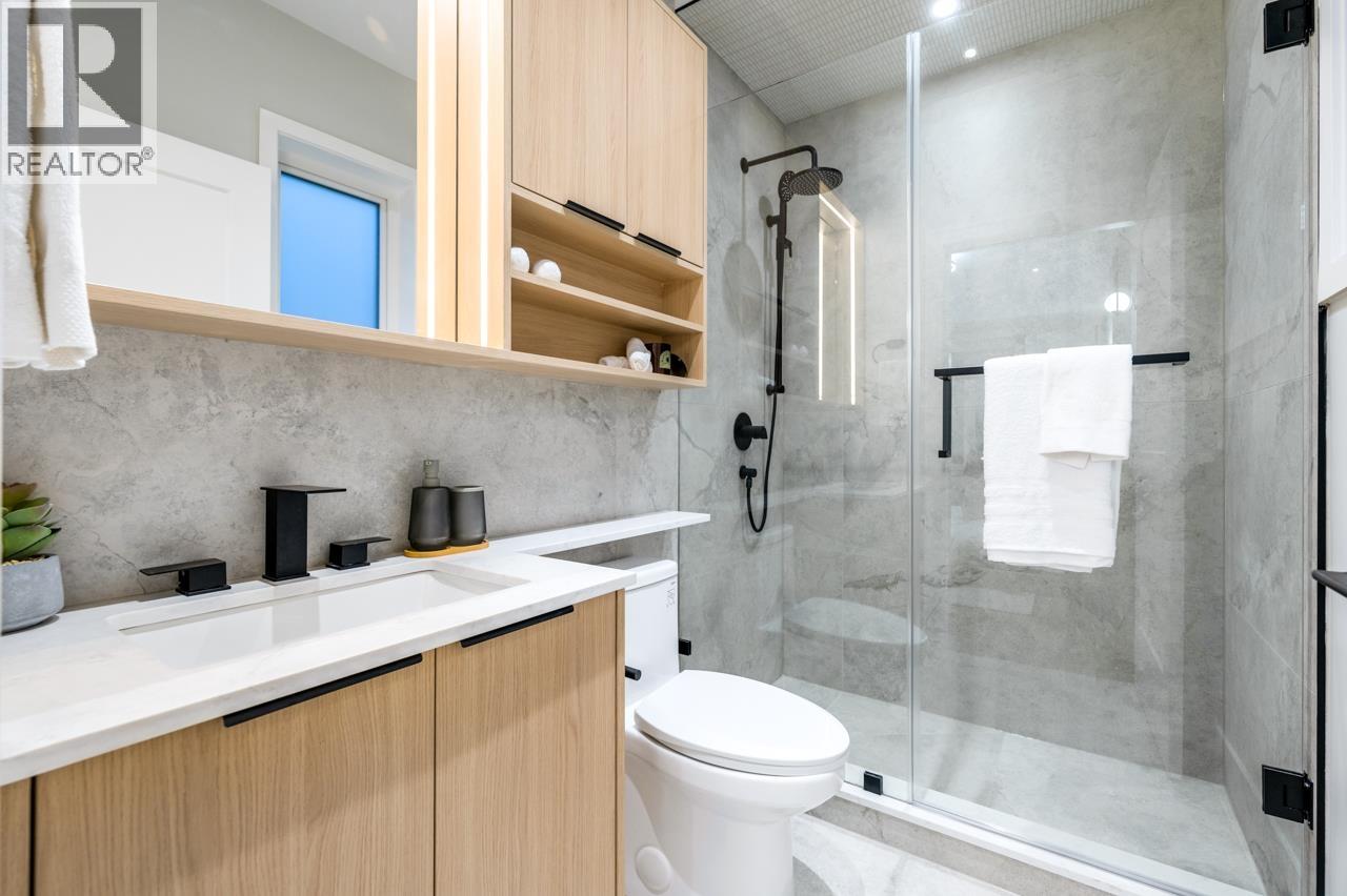 Photo 15 of 2 1426 E 54th Avenue, Vancouver BC