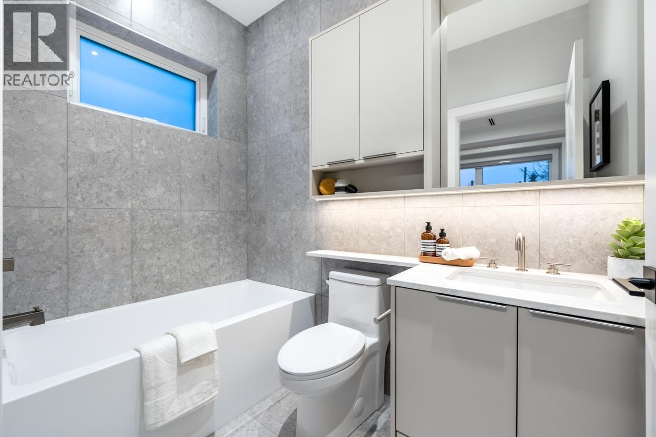 Photo 17 of 2 1426 E 54th Avenue, Vancouver BC