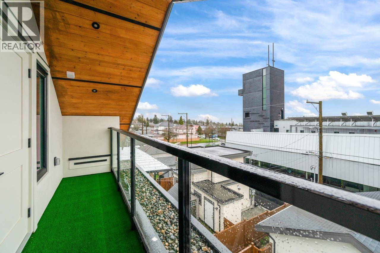 Photo 22 of 2 1426 E 54th Avenue, Vancouver BC