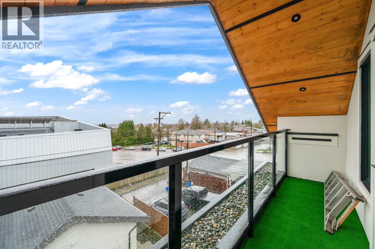 Photo 23 of 2 1426 E 54th Avenue, Vancouver BC