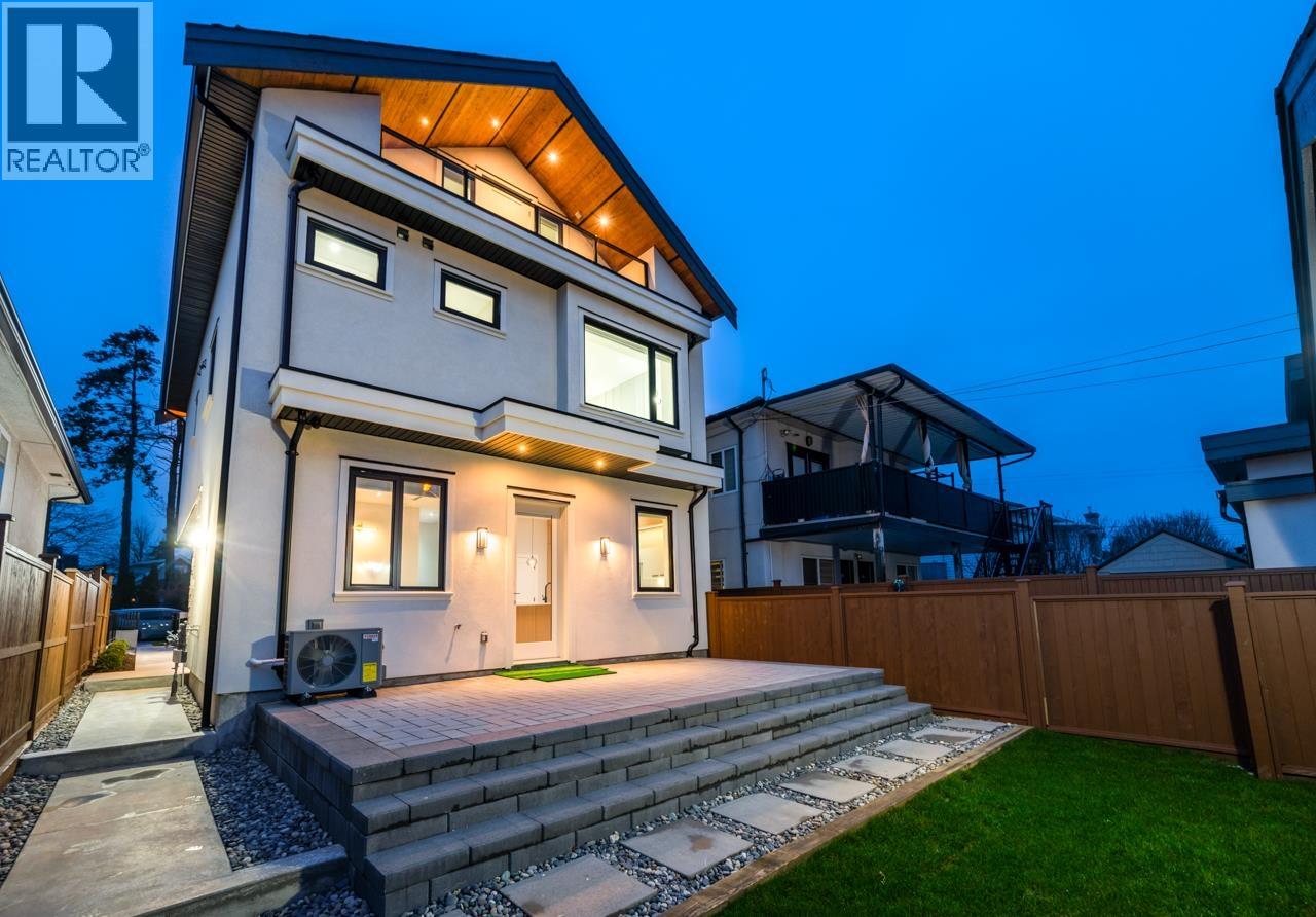 Photo 24 of 2 1426 E 54th Avenue, Vancouver BC