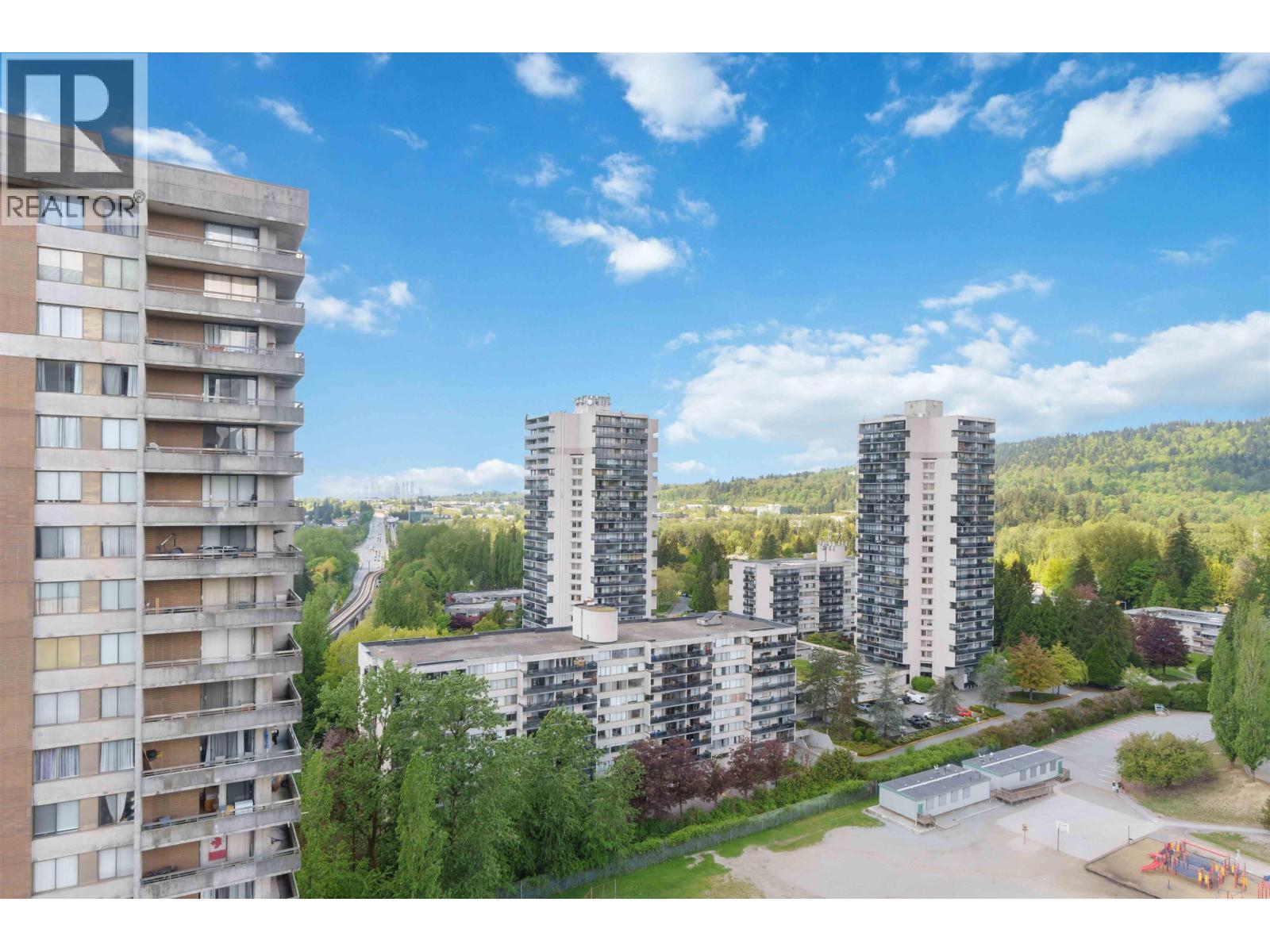Photo 24 of 2002 3755 Bartlett Court, Burnaby BC