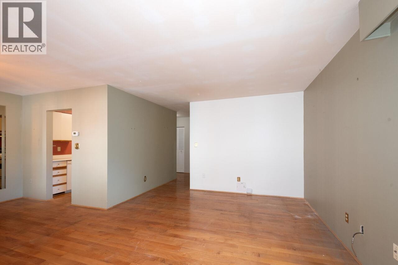 Photo 11 of 704 235 Keith Road, West Vancouver BC