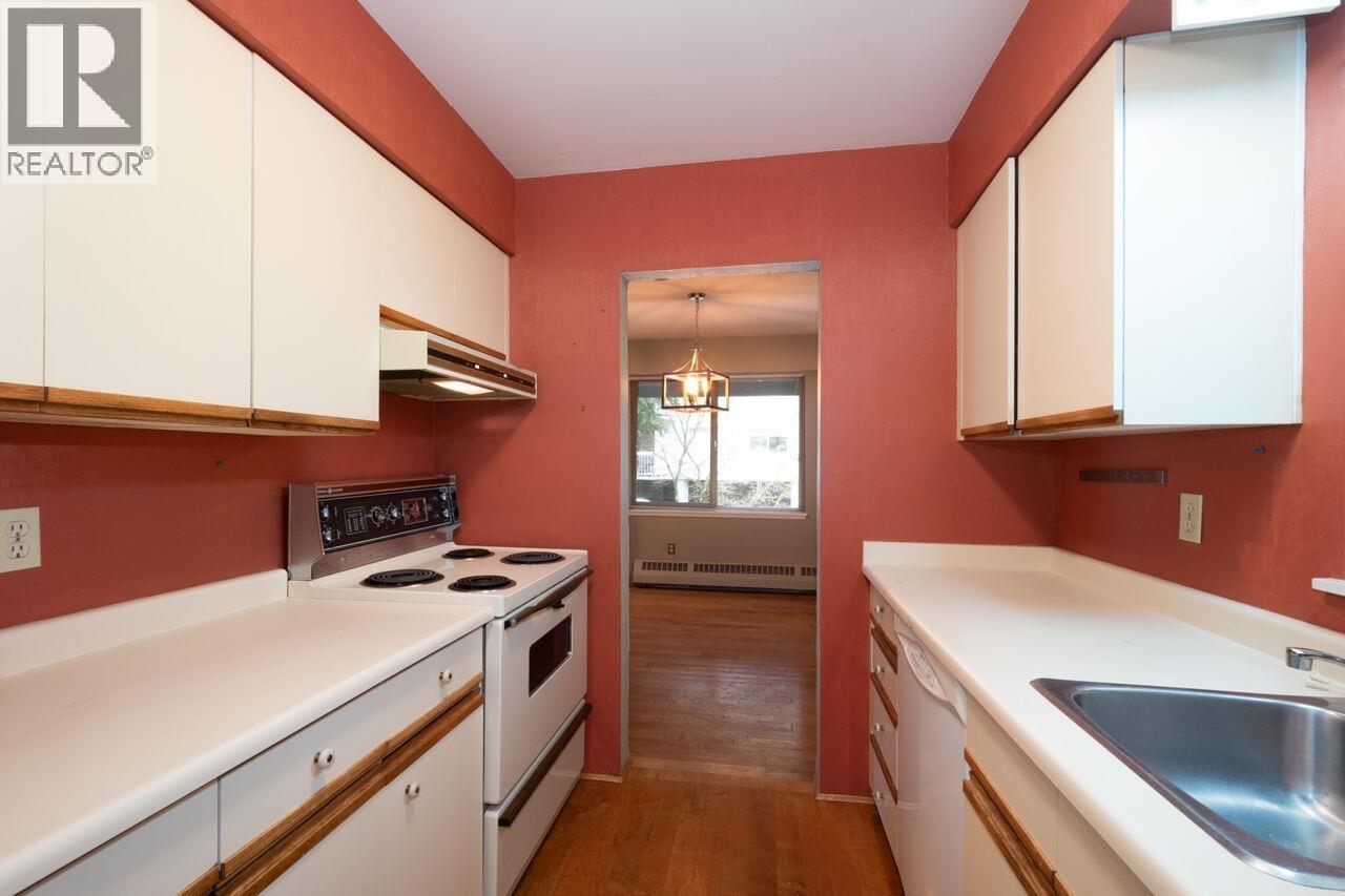 Photo 13 of 704 235 Keith Road, West Vancouver BC