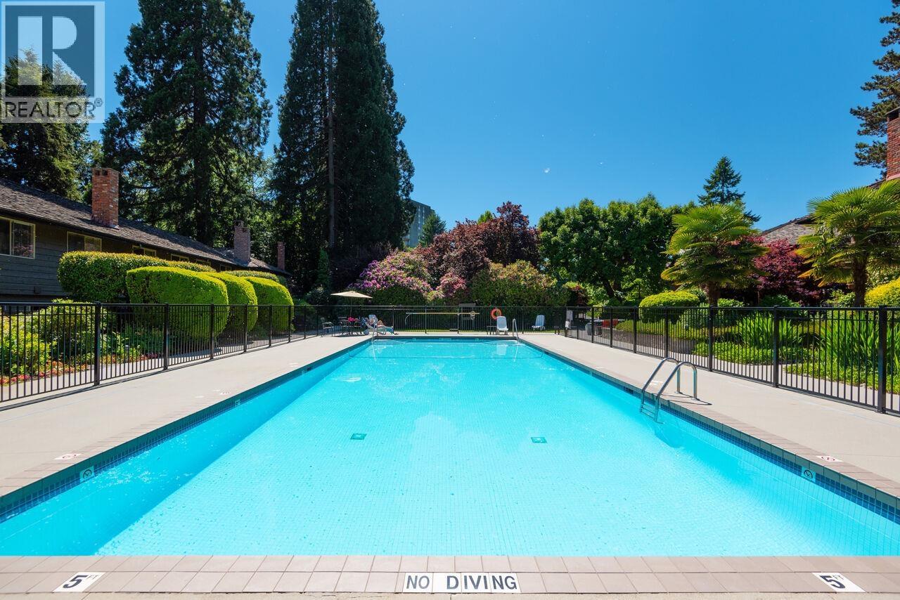 Photo 3 of 704 235 Keith Road, West Vancouver BC