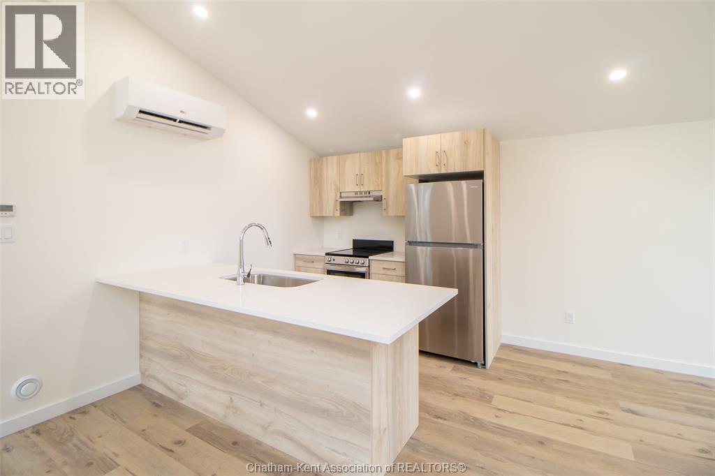 Photo 6 of 91 Adelaide Street South, Chatham ON