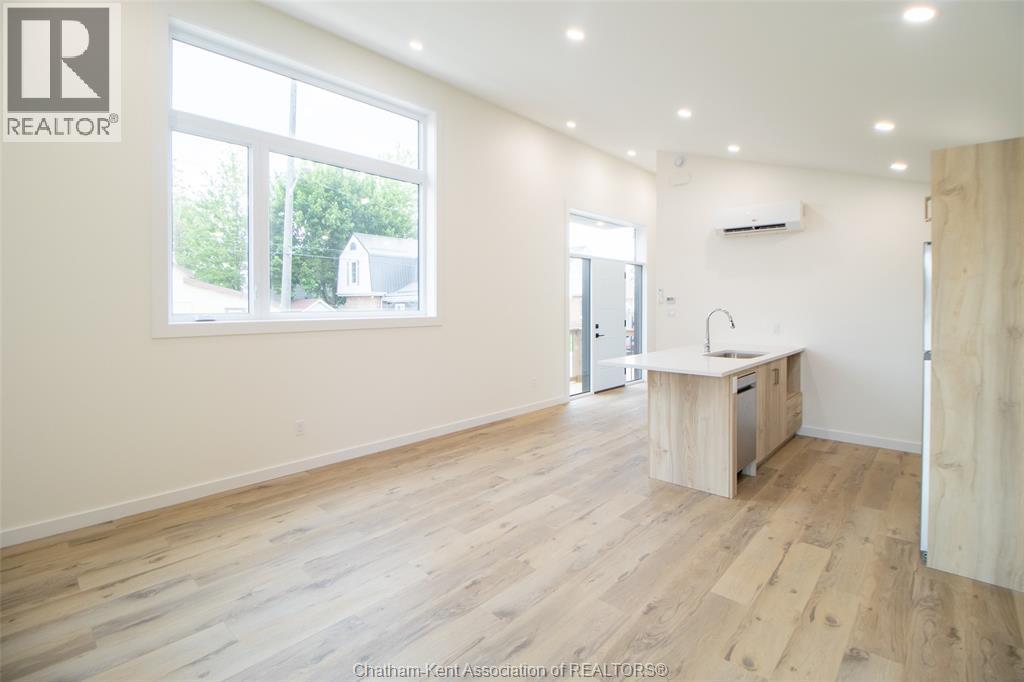 Photo 9 of 91 Adelaide Street South, Chatham ON