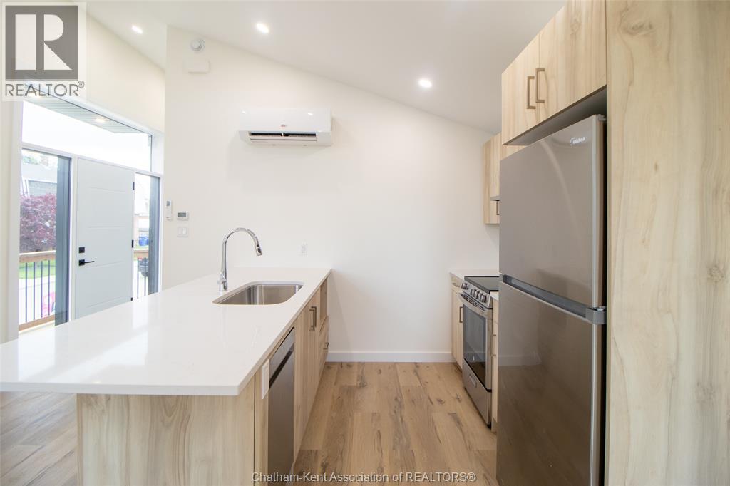 Photo 10 of 91 Adelaide Street South, Chatham ON