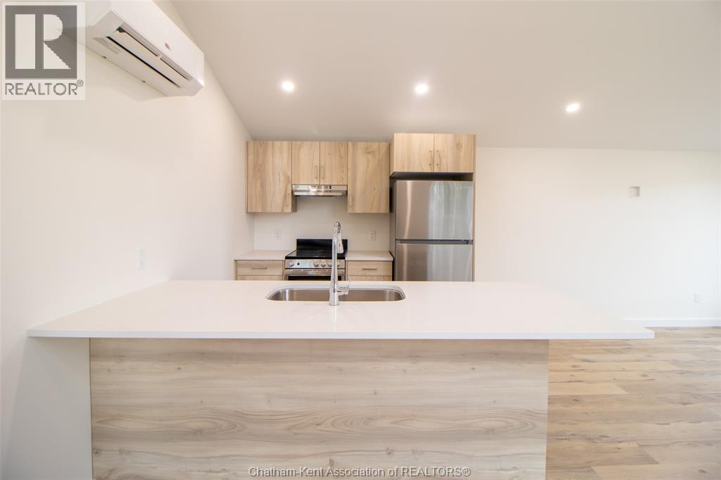 Photo 7 of 91 Adelaide Street South, Chatham ON