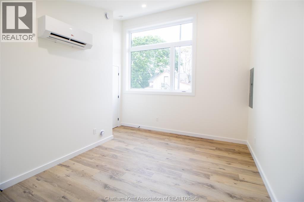 Photo 16 of 91 Adelaide Street South, Chatham ON