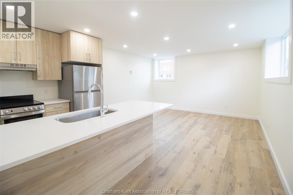 Photo 17 of 91 Adelaide Street South, Chatham ON