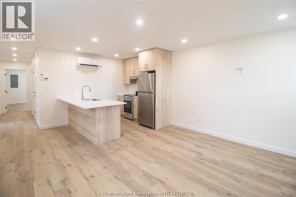 Photo 20 of 91 Adelaide Street South, Chatham ON