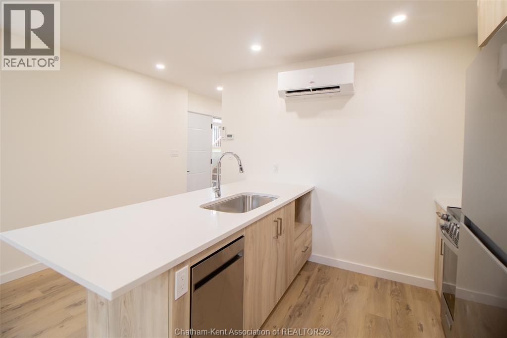 Photo 23 of 91 Adelaide Street South, Chatham ON