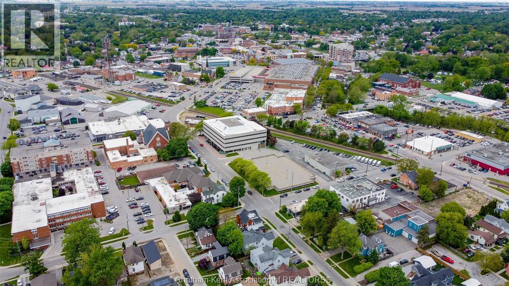 Photo 34 of 91 Adelaide Street South, Chatham ON