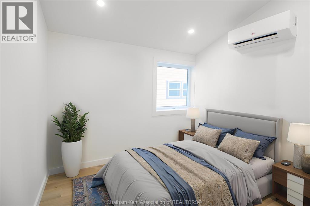 Photo 40 of 91 Adelaide Street South, Chatham ON