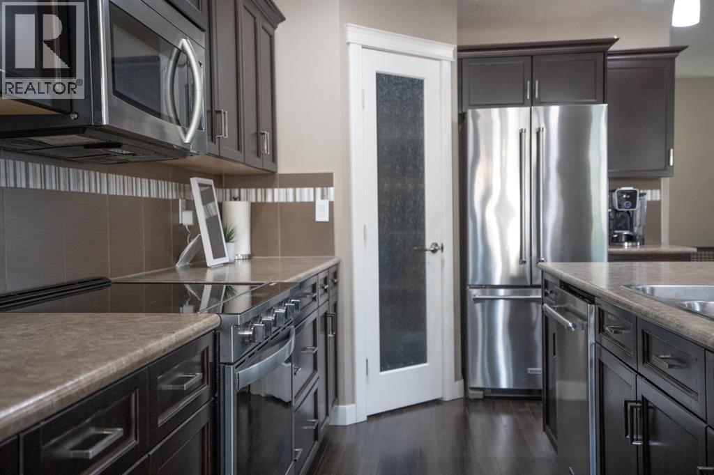 Photo 15 of 3307 52nd Street, Camrose AB