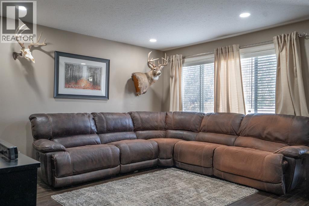 Photo 13 of 3307 52nd Street, Camrose AB