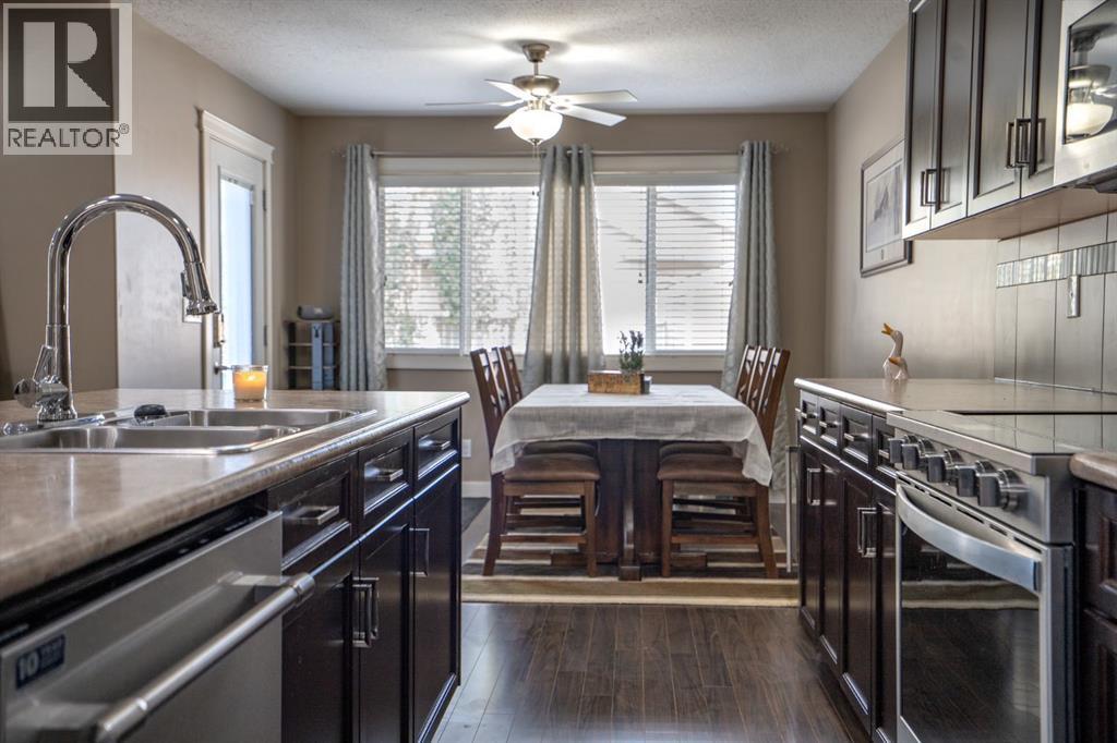 Photo 9 of 3307 52nd Street, Camrose AB