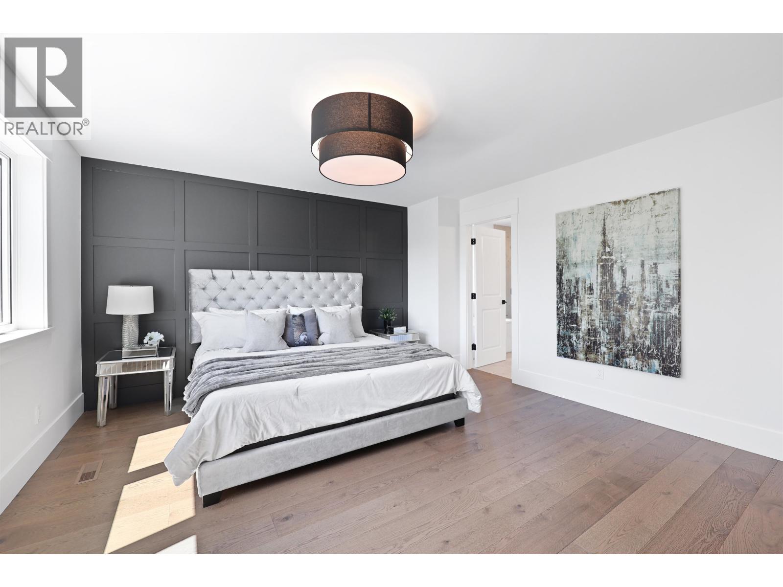 Photo 17 of 338 W 24th Street, North Vancouver BC