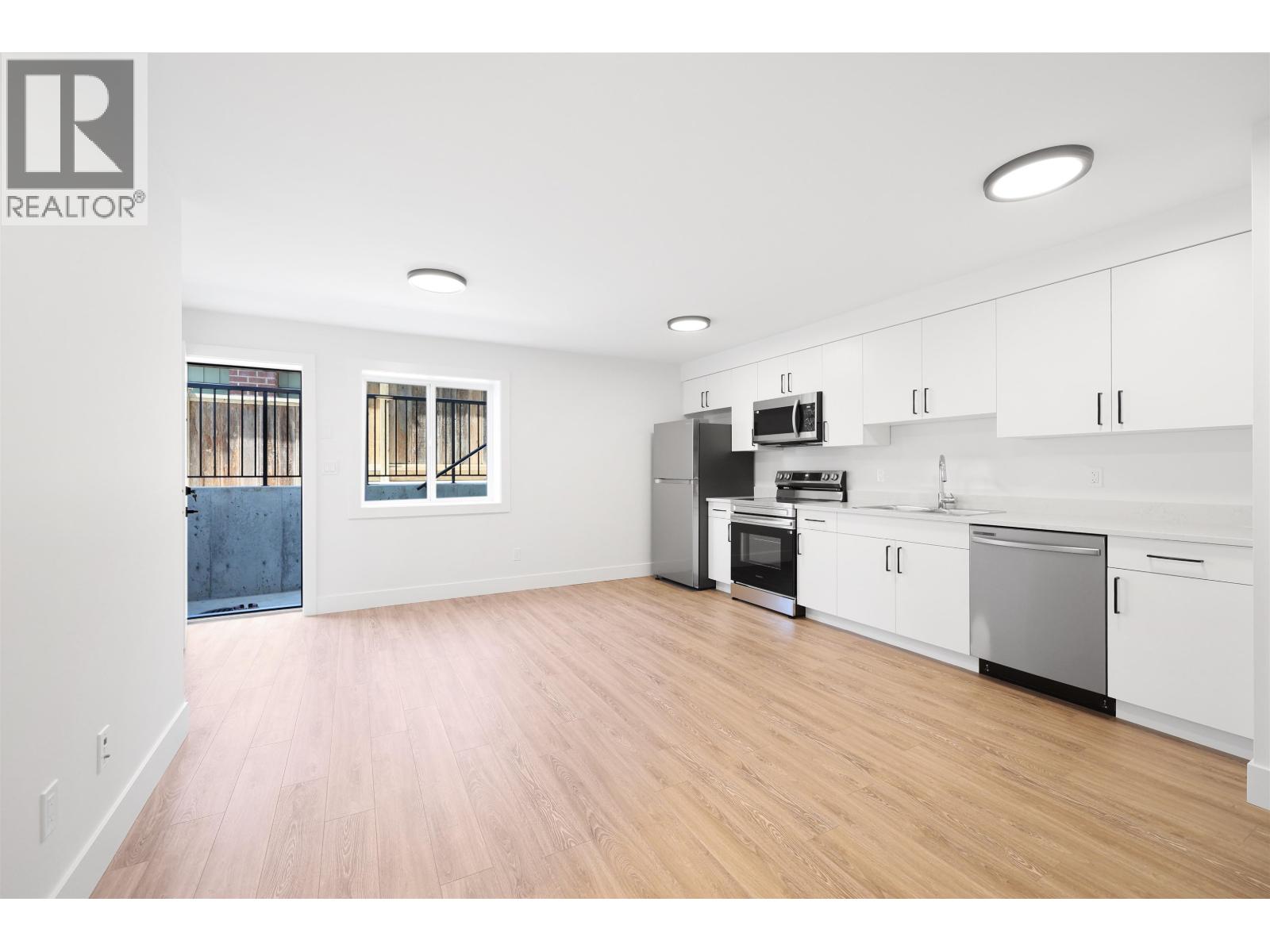 Photo 31 of 338 W 24th Street, North Vancouver BC