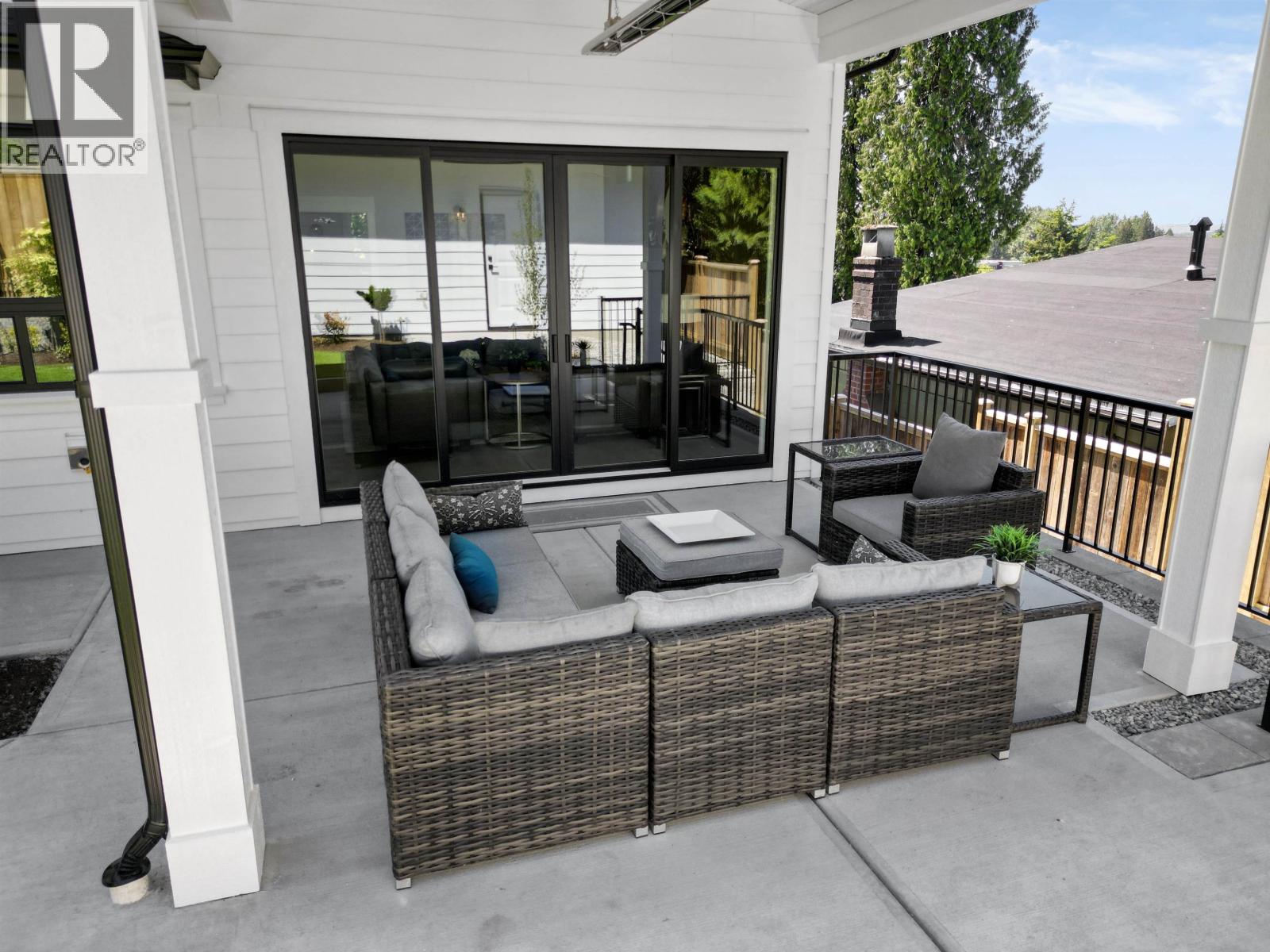 Photo 32 of 338 W 24th Street, North Vancouver BC