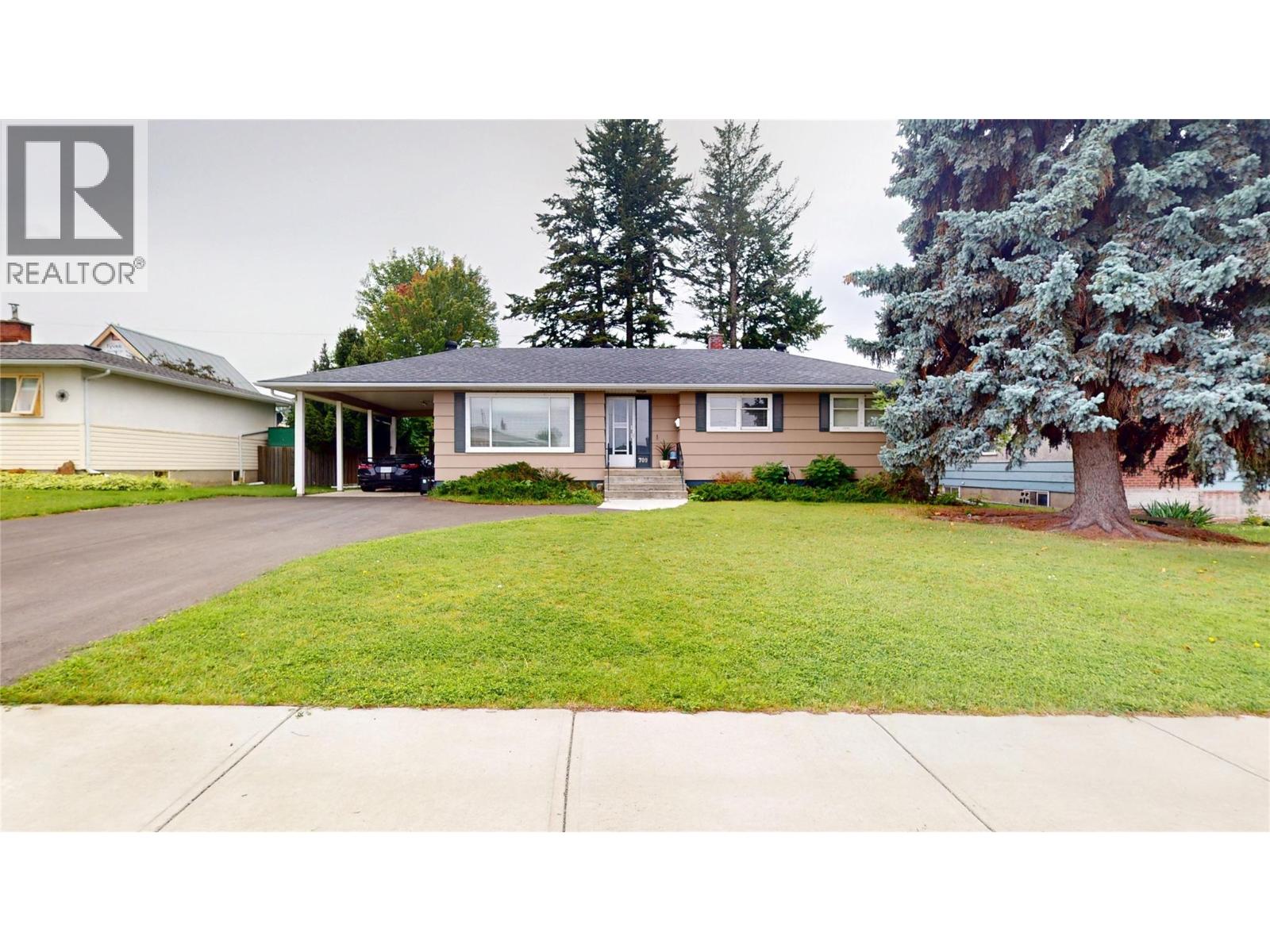 709 9th Street S, Cranbrook