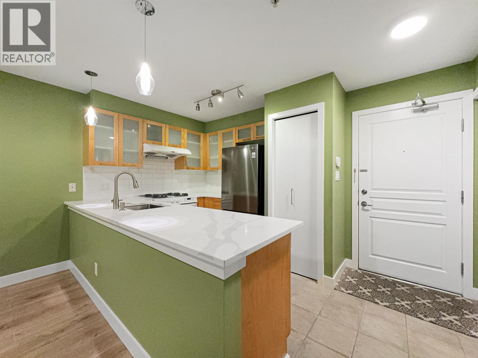 Photo 2 of 1 Xx 9333 Alberta Road, Richmond BC