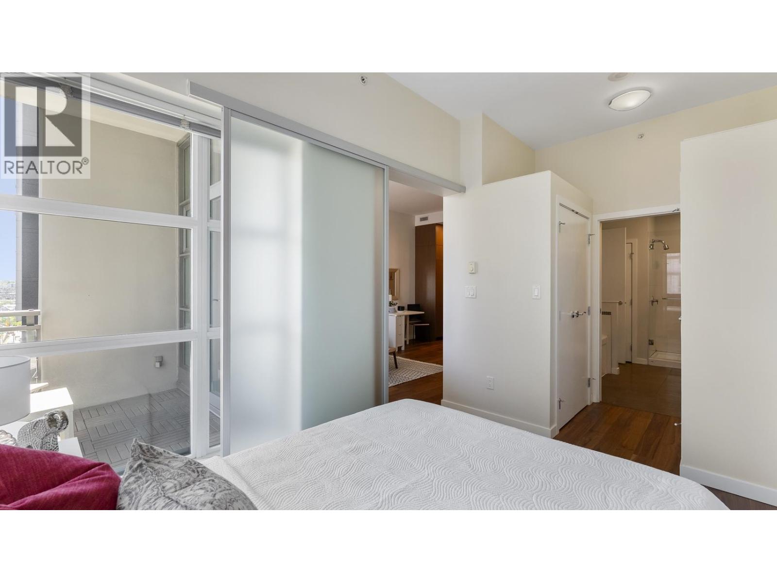 Photo 21 of 705 1205 Howe Street, Vancouver BC