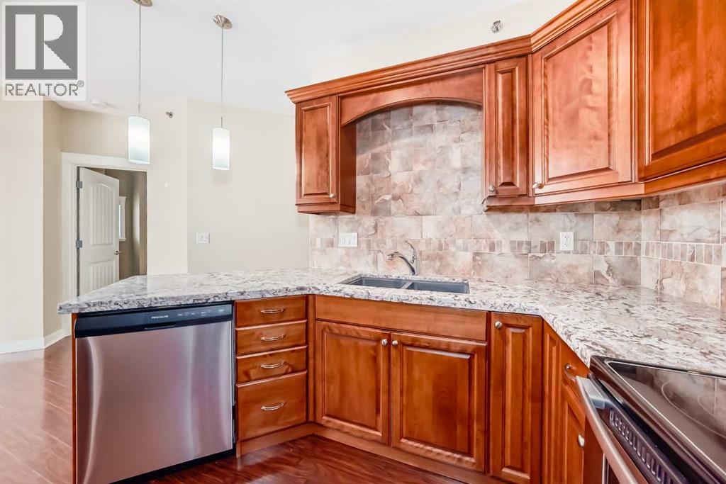 Photo 5 of 401 4707 50 Street, Sylvan Lake AB