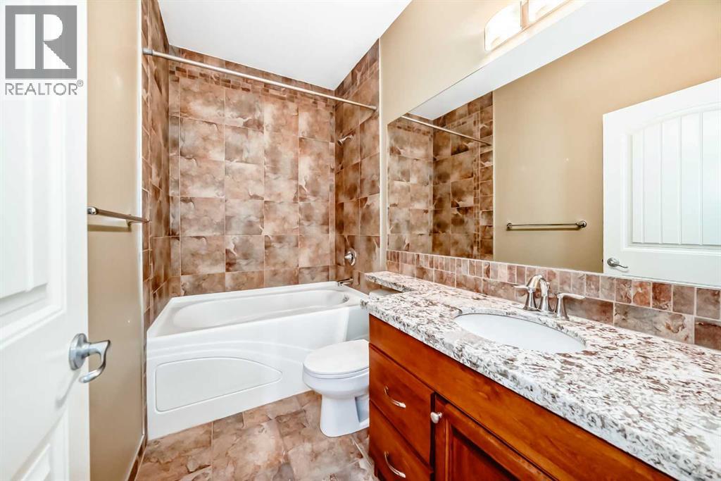 Photo 25 of 401 4707 50 Street, Sylvan Lake AB