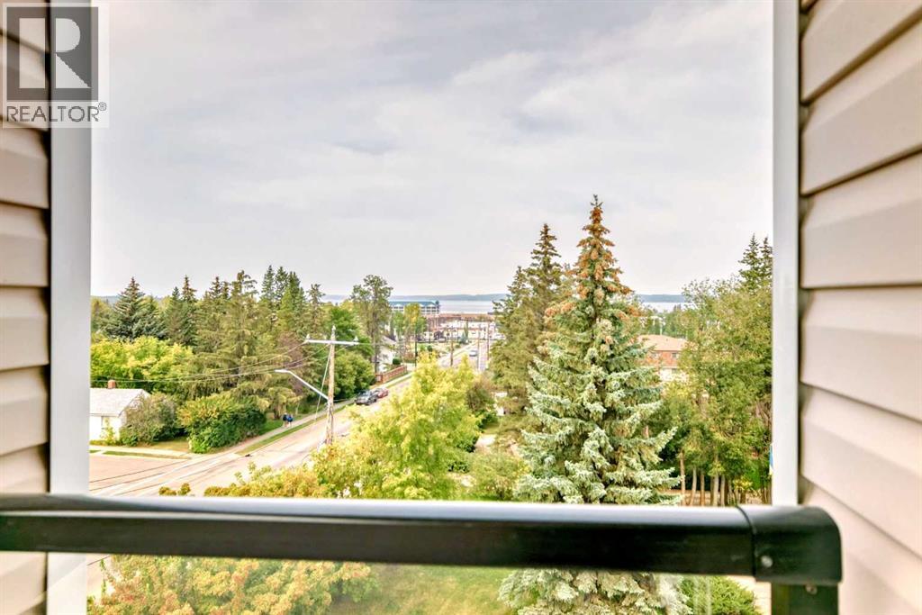 Photo 12 of 401 4707 50 Street, Sylvan Lake AB