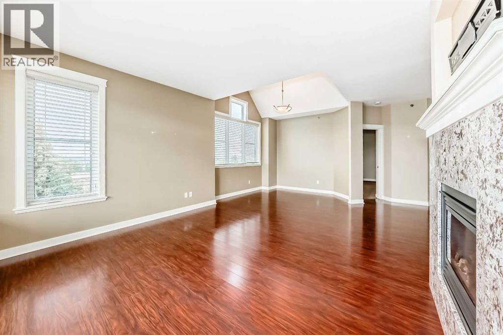 Photo 15 of 401 4707 50 Street, Sylvan Lake AB