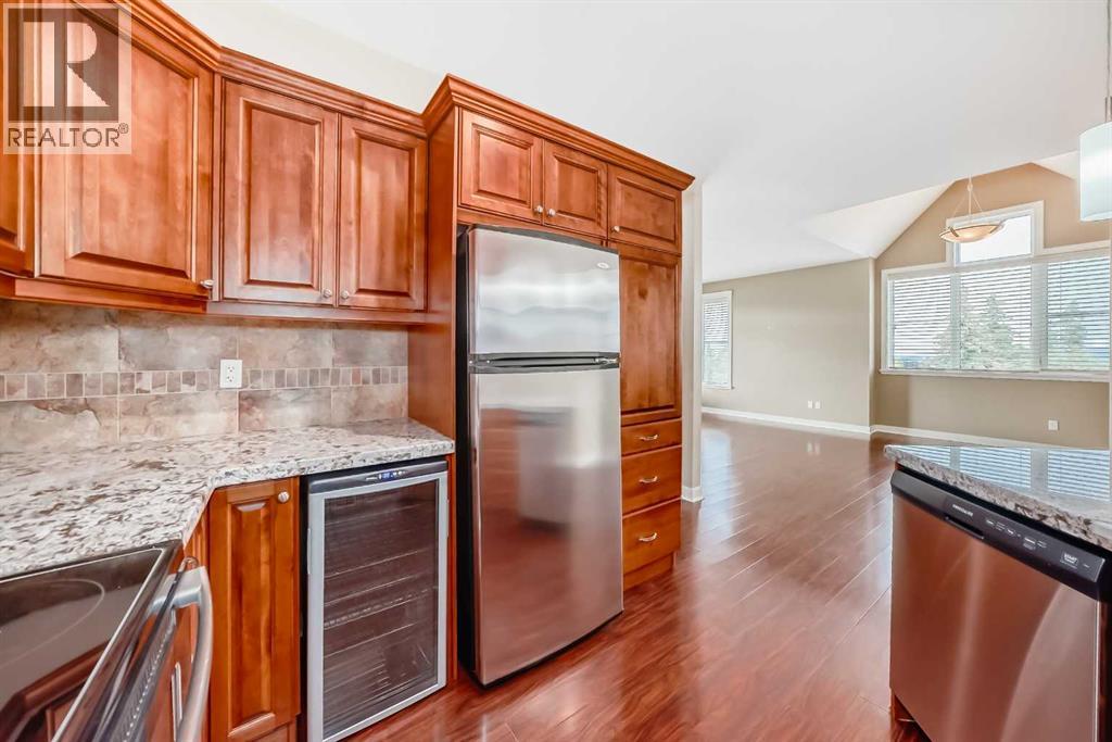 Photo 6 of 401 4707 50 Street, Sylvan Lake AB