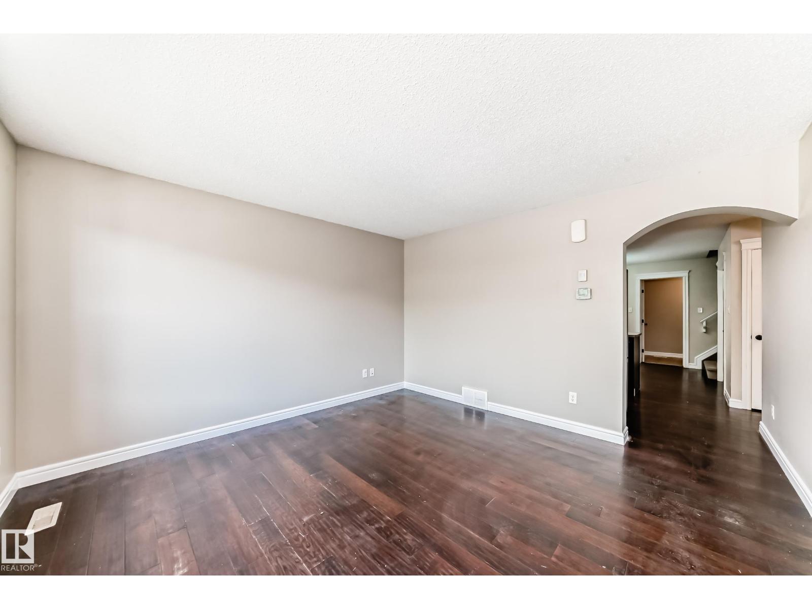 Photo 4 of 1553 33 A St Nw Nw, Edmonton AB