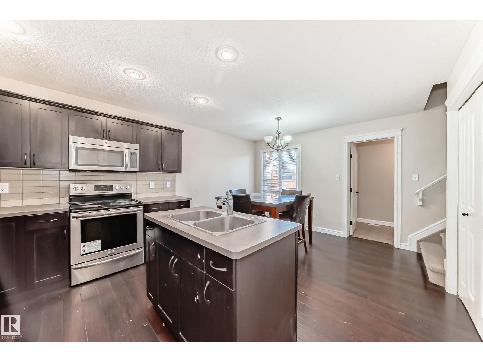 Photo 9 of 1553 33 A St Nw Nw, Edmonton AB