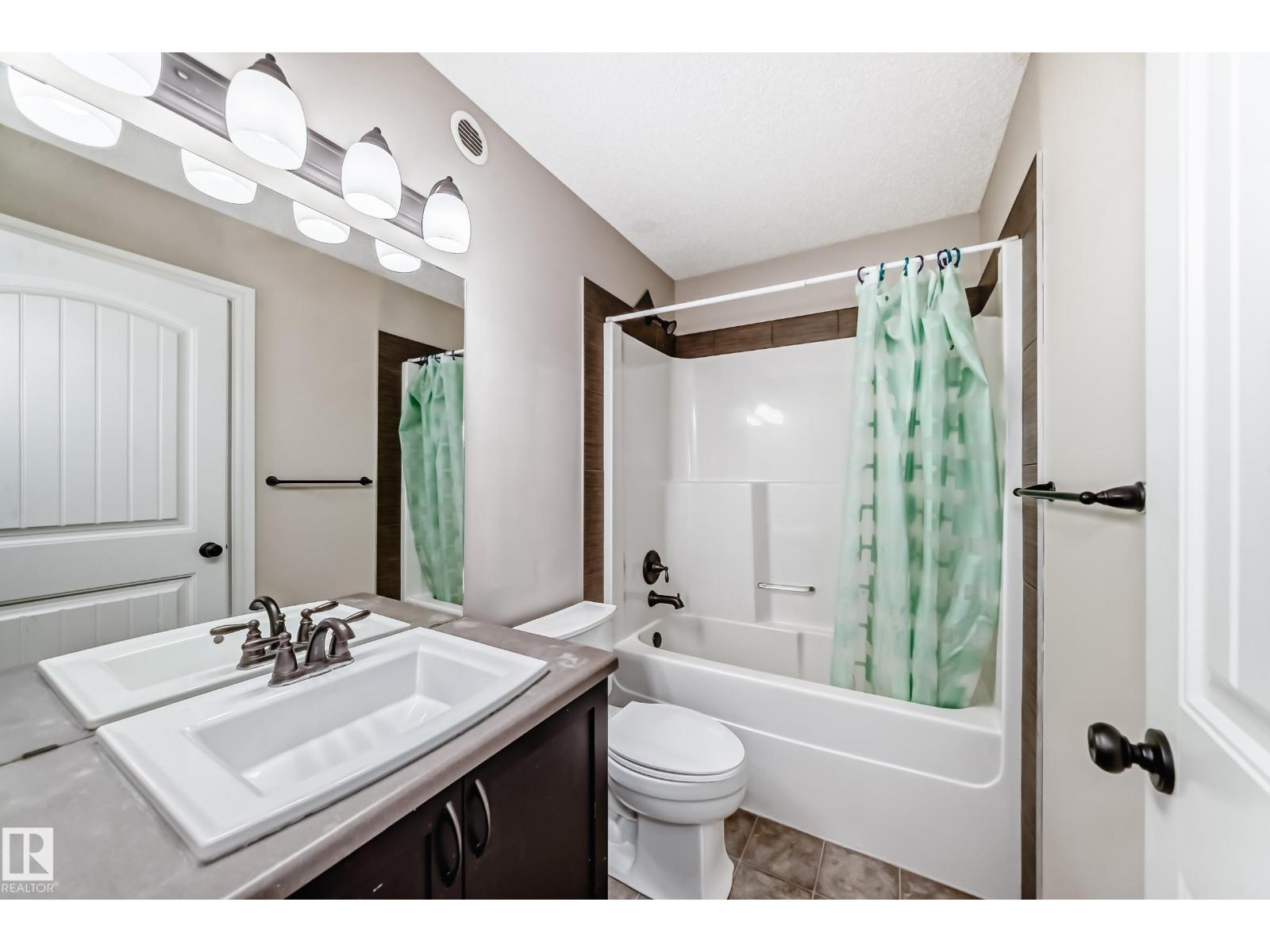 Photo 26 of 1553 33 A St Nw Nw, Edmonton AB