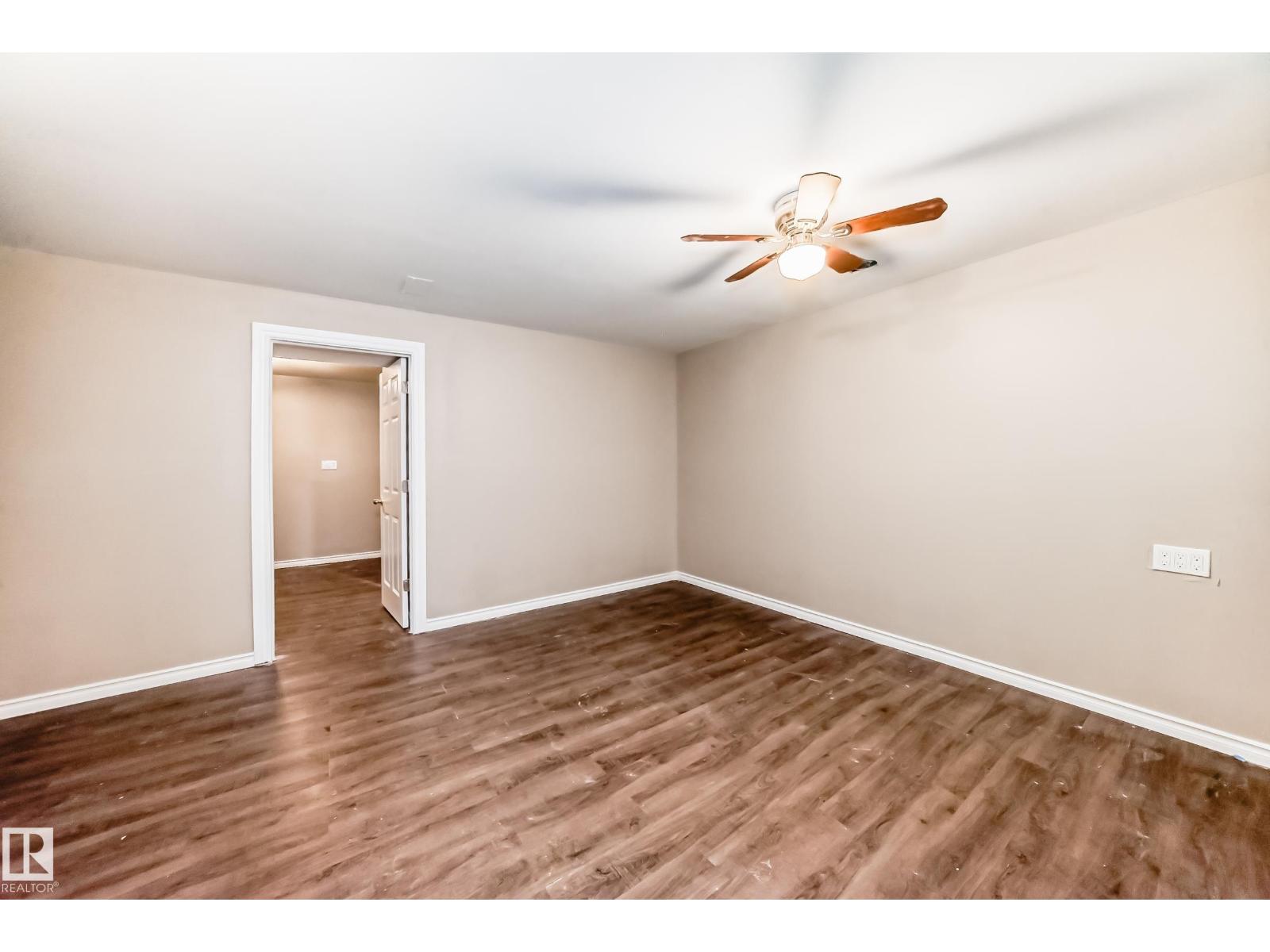 Photo 27 of 1553 33 A St Nw Nw, Edmonton AB