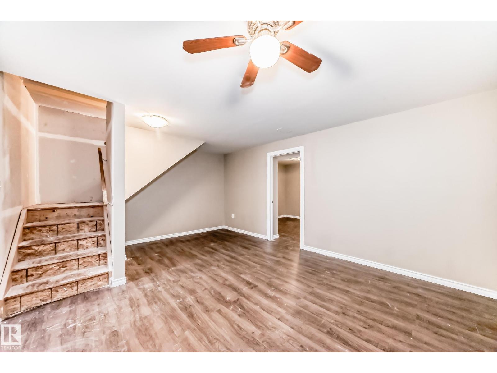 Photo 28 of 1553 33 A St Nw Nw, Edmonton AB