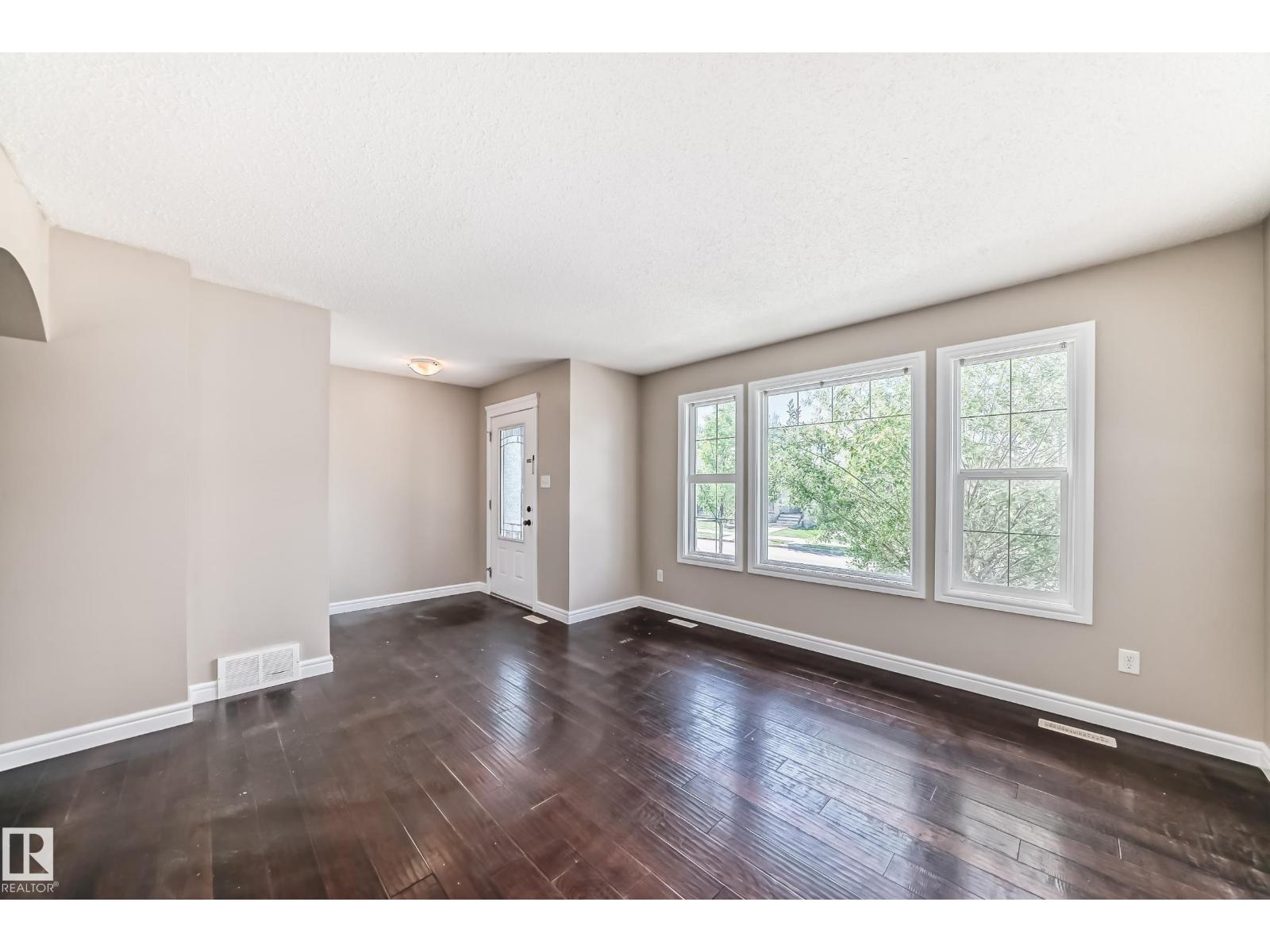 Photo 6 of 1553 33 A St Nw Nw, Edmonton AB