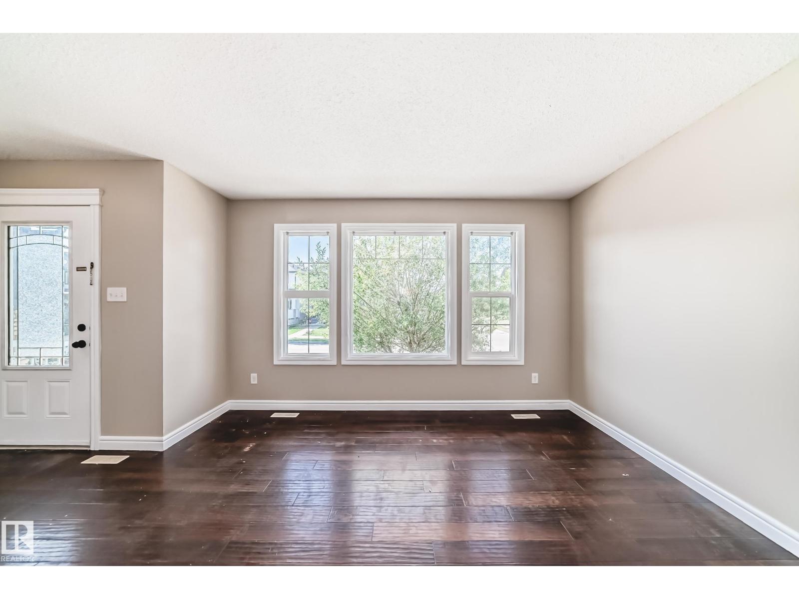 Photo 5 of 1553 33 A St Nw Nw, Edmonton AB