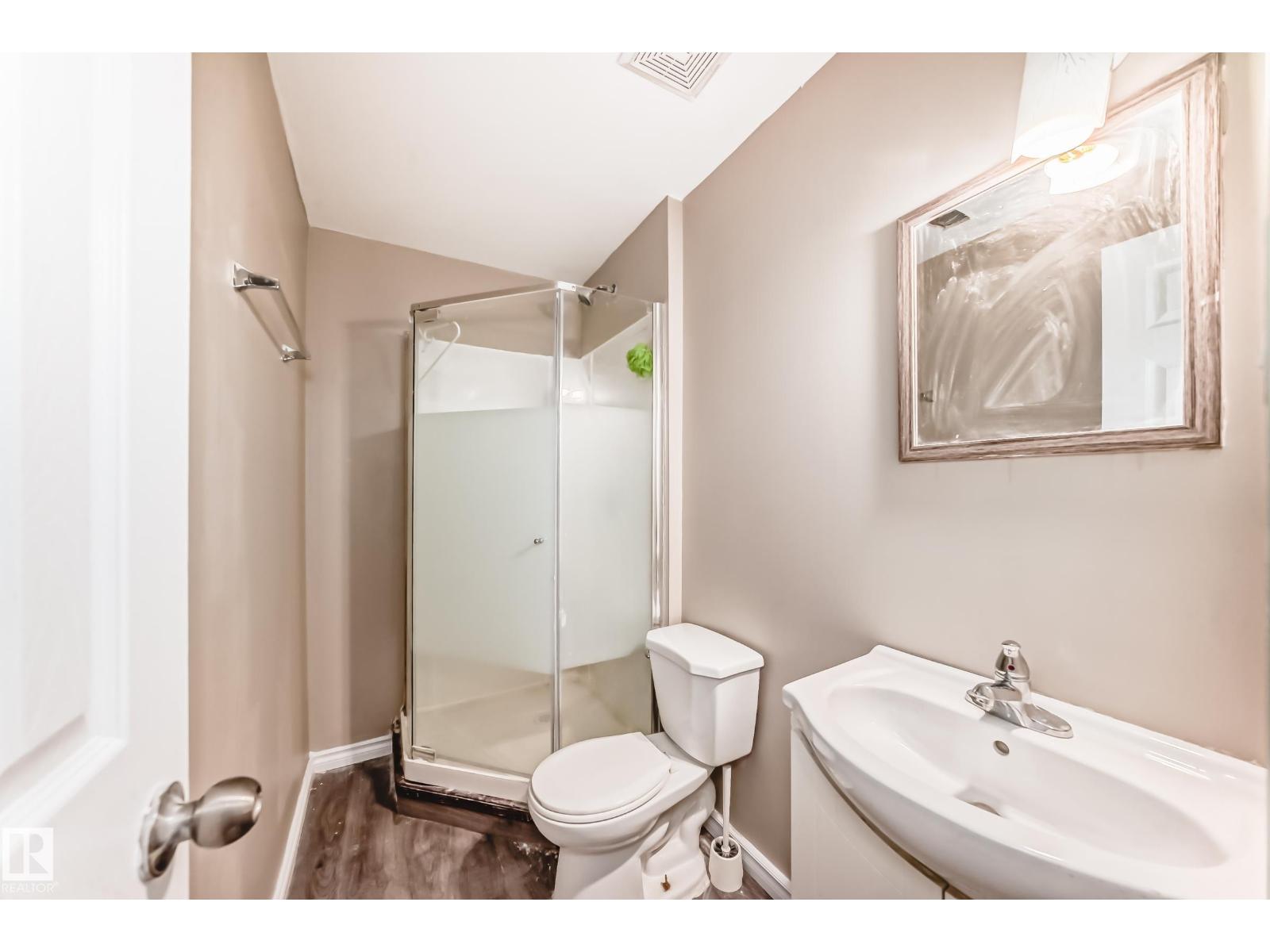Photo 32 of 1553 33 A St Nw Nw, Edmonton AB