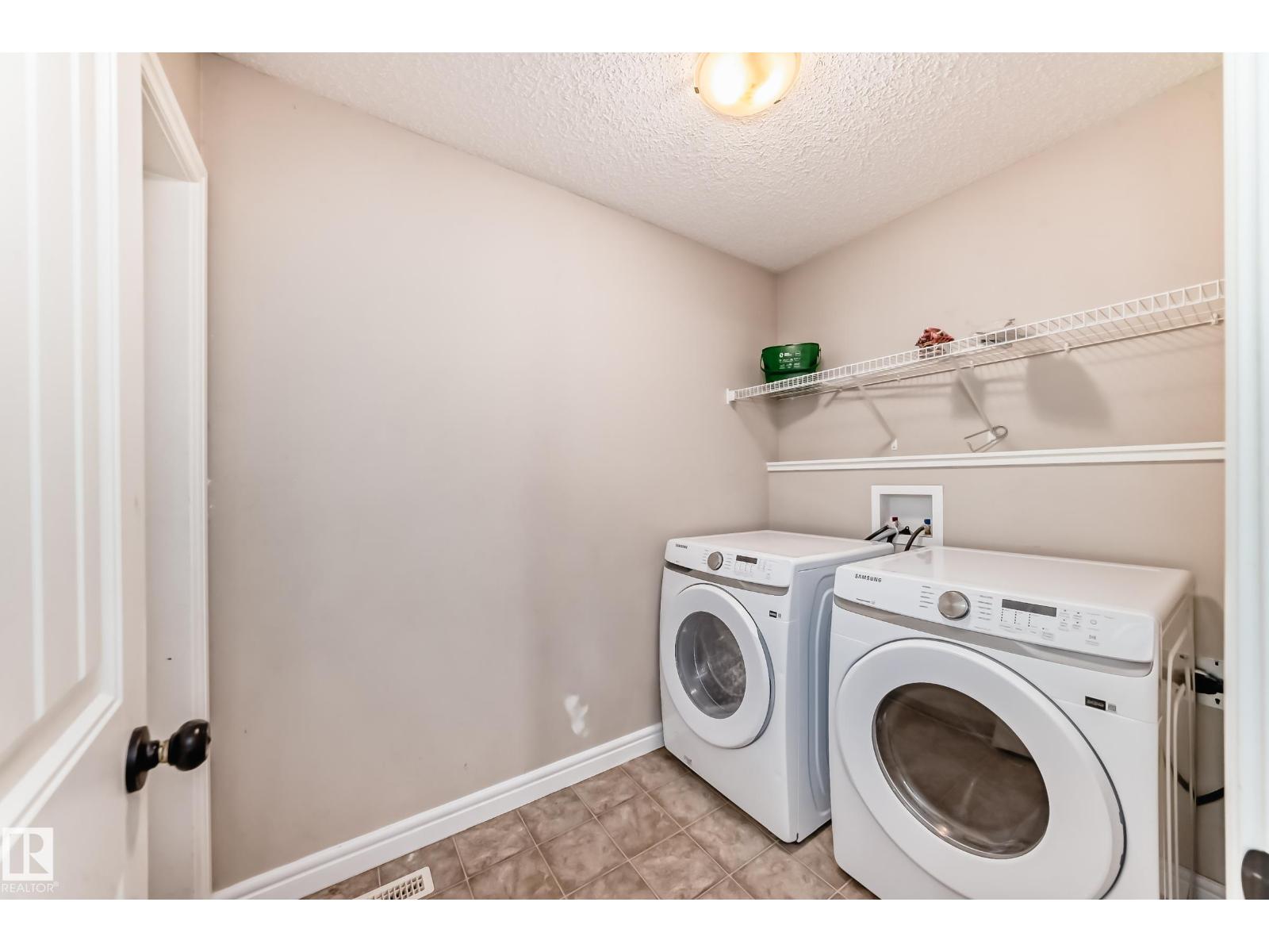 Photo 18 of 1553 33 A St Nw Nw, Edmonton AB