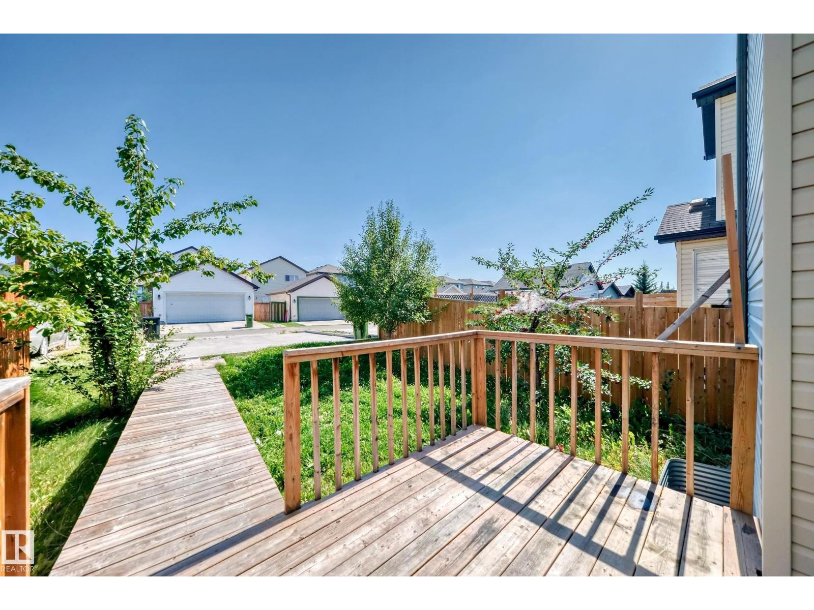 Photo 36 of 1553 33 A St Nw Nw, Edmonton AB