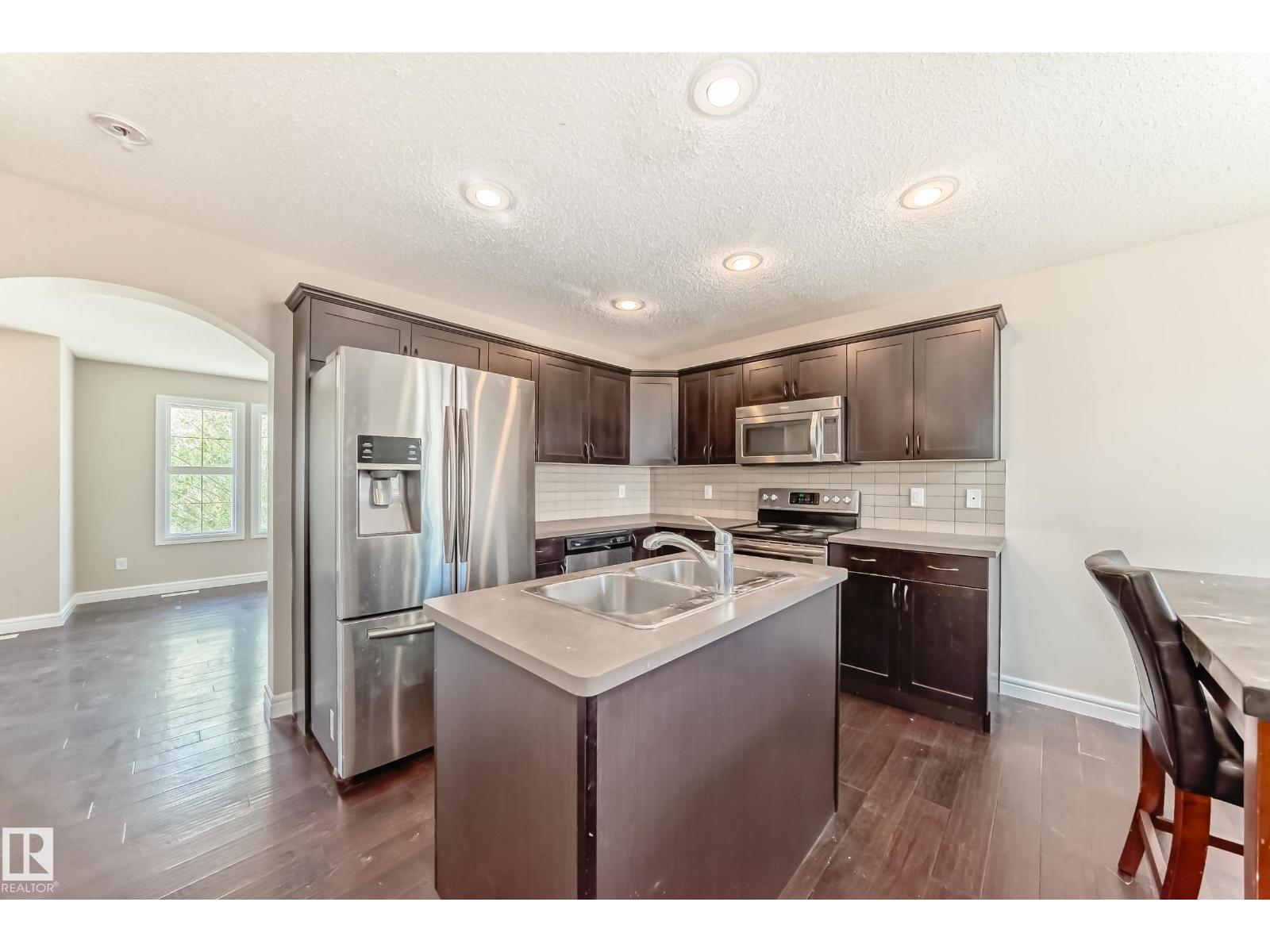 Photo 8 of 1553 33 A St Nw Nw, Edmonton AB
