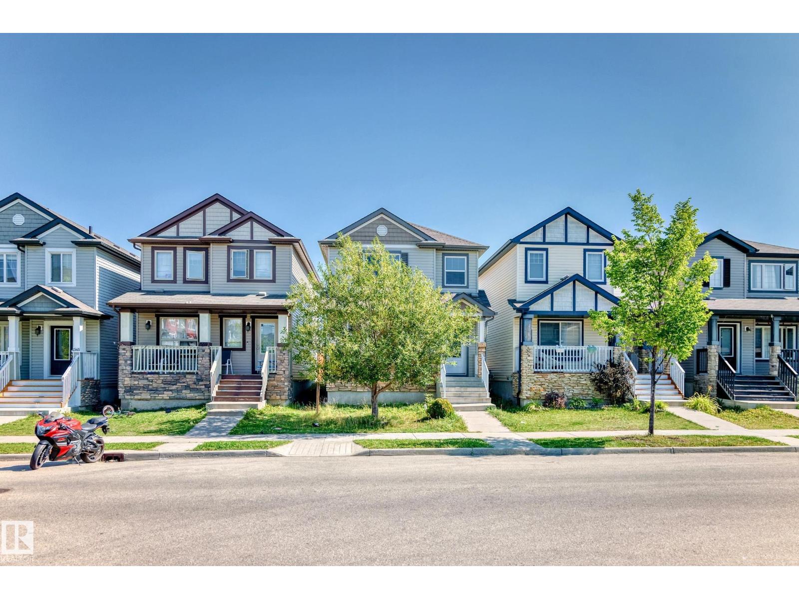 Photo 46 of 1553 33 A St Nw Nw, Edmonton AB